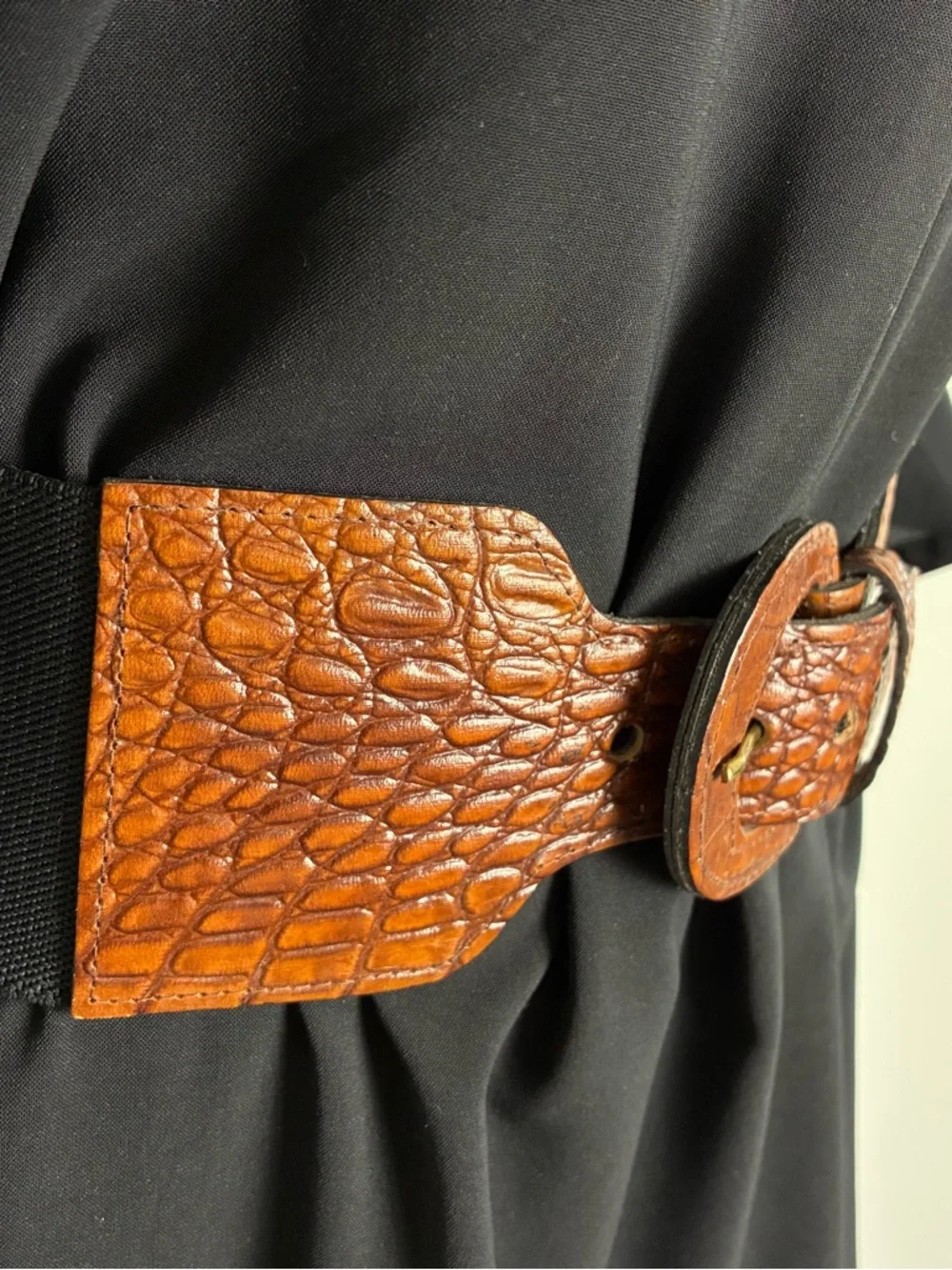 Womens Belt OS Stretch Textured Cognac Brown-Black Croc-Embossed Faux Leather